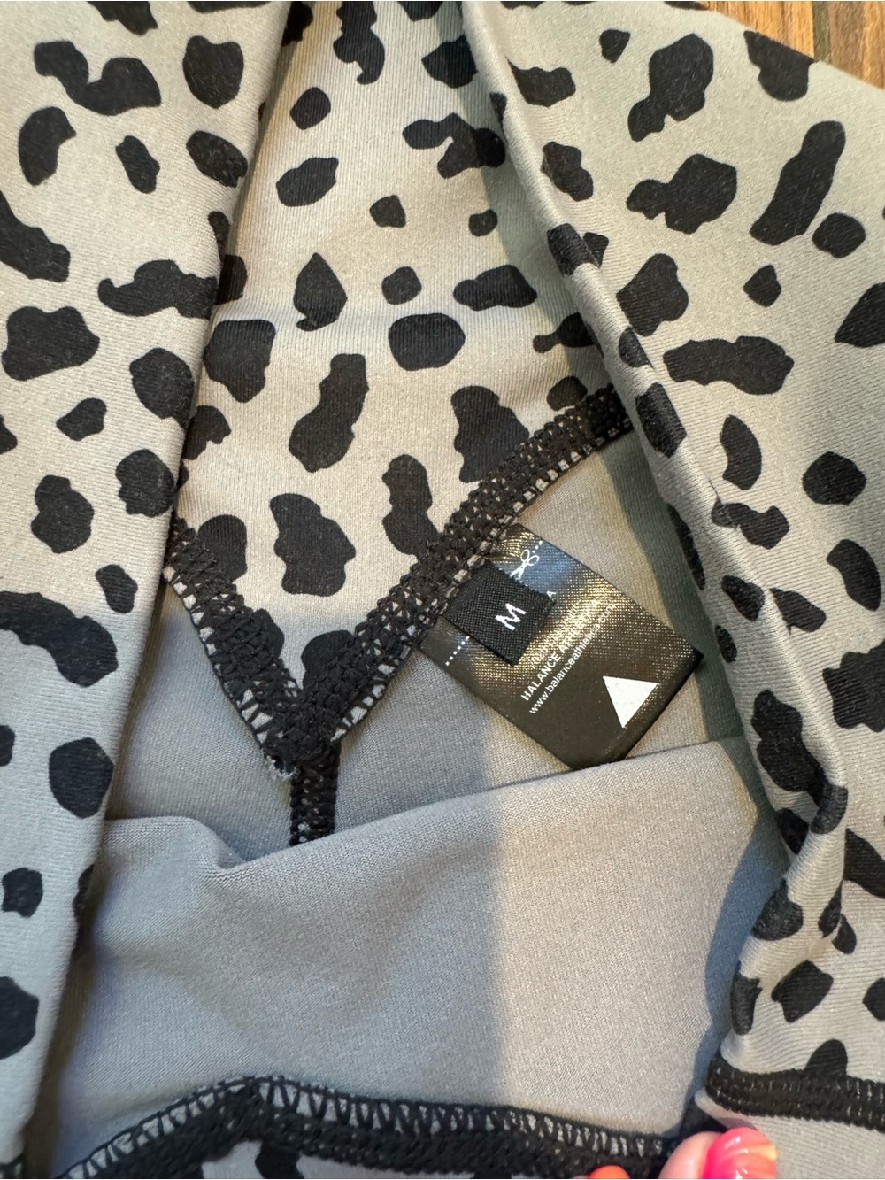 Balance Athletica Vitality Ascend Biker Shorts in Gray Leopard Print - Size M - Picture 3 of 4